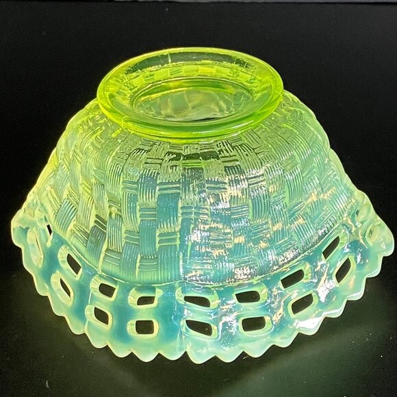 Fenton Topaz Opalescent Uranium Lattice Basket Weave Candy Dish - Picture 8 of 13